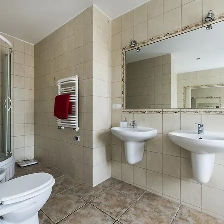 100m2 River View