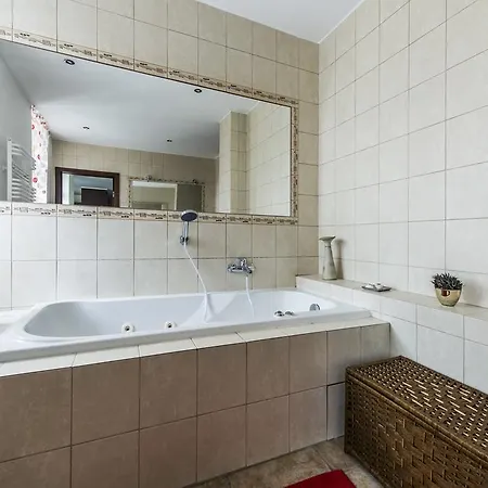 100m2 River View Apartment *