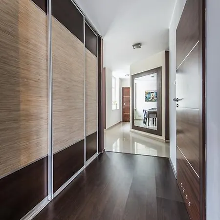 100m2 River View